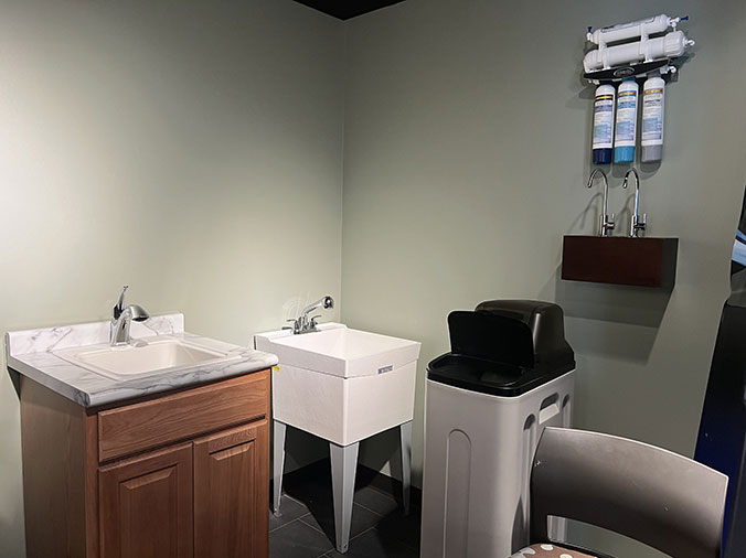 McDonald Plumning Supply showroom interior bathroom sinke, utility sink and RO water filtration system